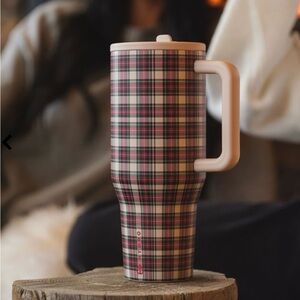 32oz Australian HydroJug Traveler-Holiday Plaid- Brand New in hand ready to ship